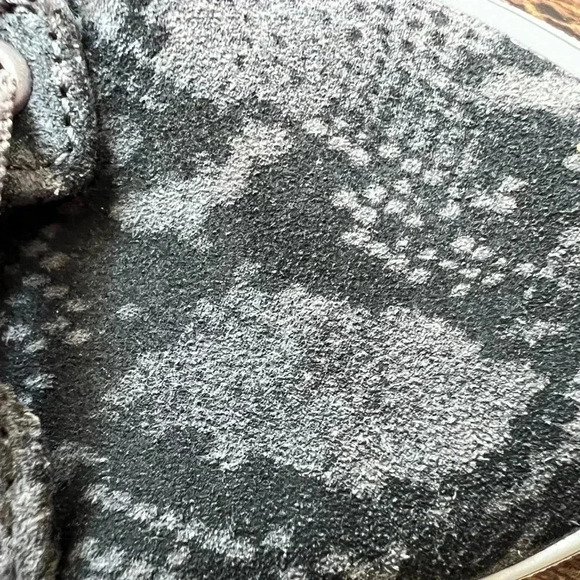 VANS | women’s suede snakeskin lace up classic sneakers. Size: 8 - Picture 8 of 11